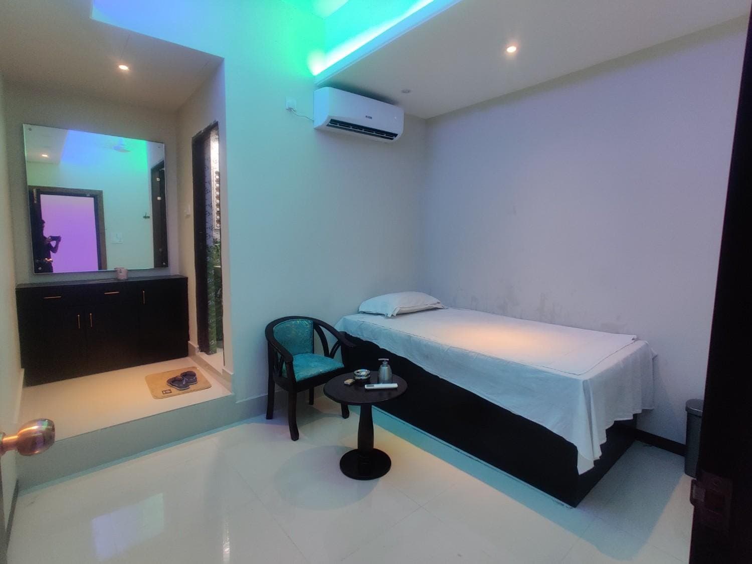 Swedish Thai massage private spa room in Gulshan 2 Dhaka
