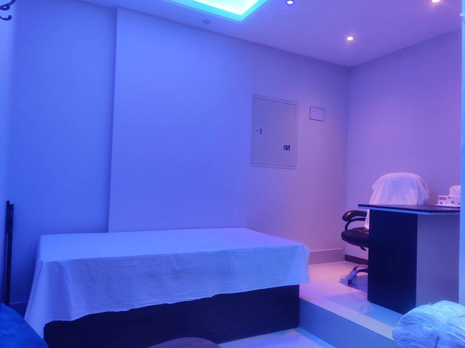 full body scrub private spa room in Gulshan 2 Dhaka