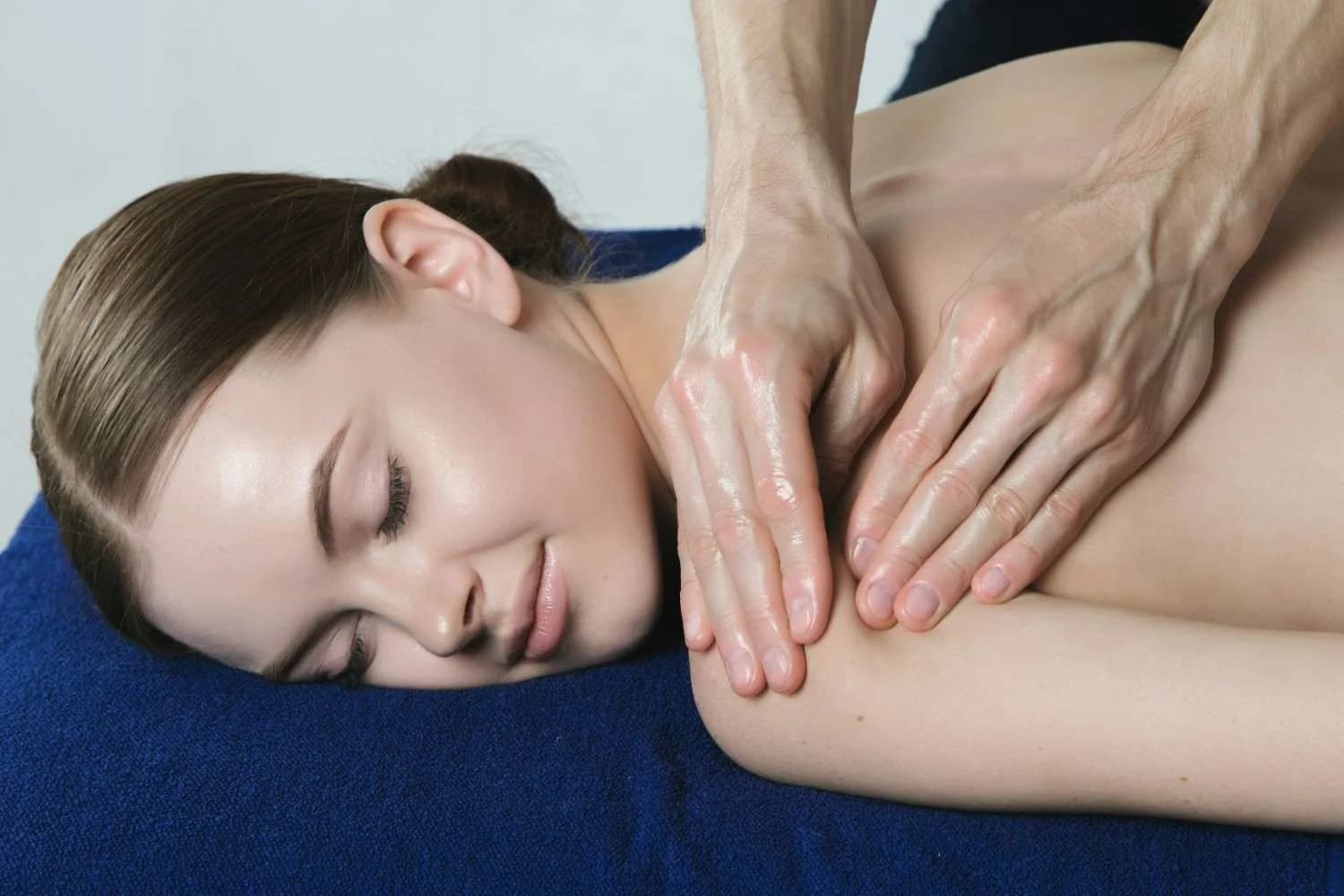 Swedish Thai massage in Gulshan Dhaka therapist session